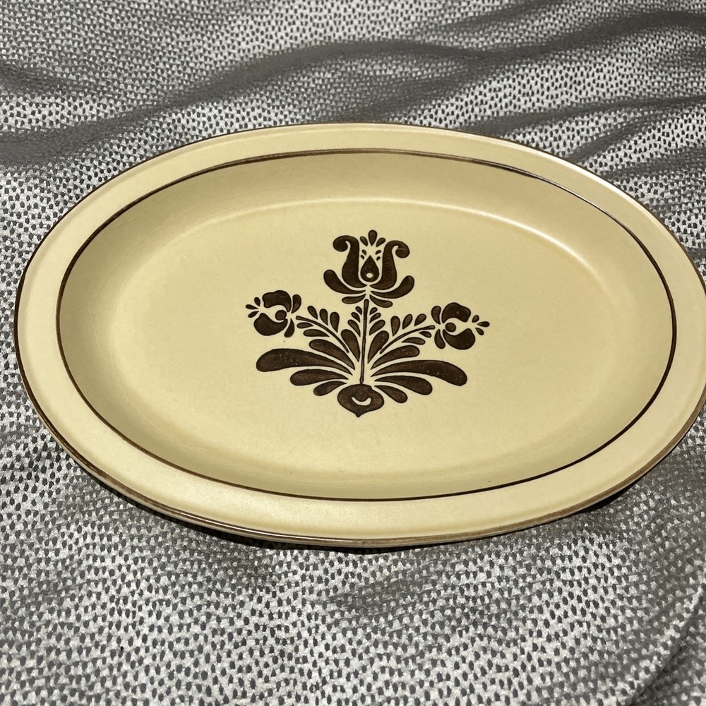 Pfaltzgraff Village Pattern USA 14" Oval Serving Platter